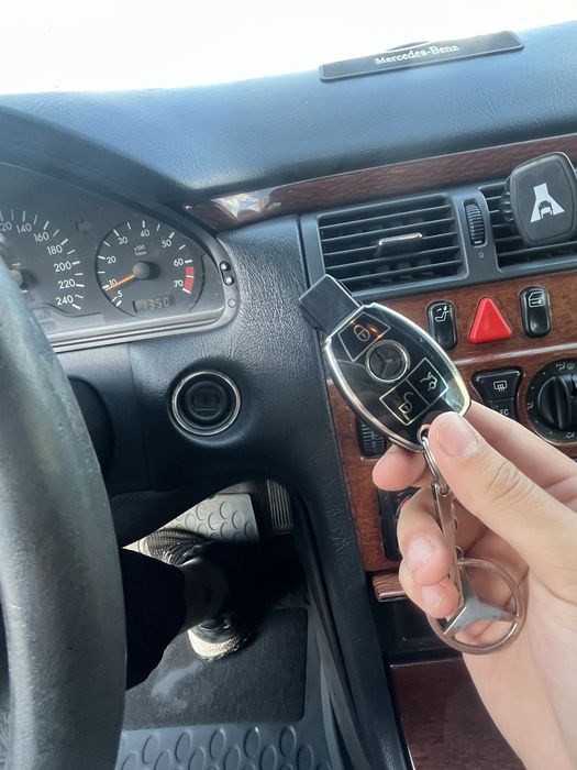 Продам мерседес w210