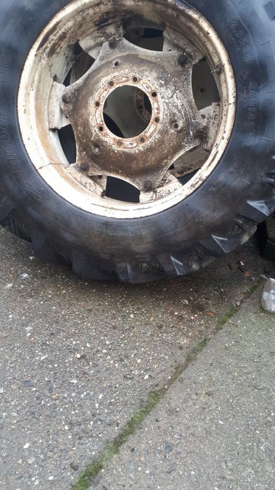 Anvelope tractor 16,9R34 cu jenti U 650