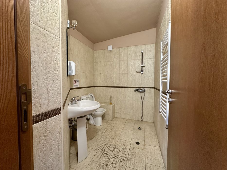 Офис под наем, център, след ремонт