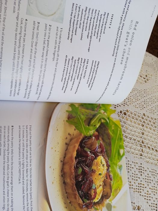 НОВА кулинарна книга на английски език Organic cooking