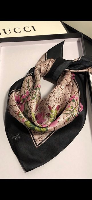 Eșarfe Gucci, modele 2026, 2 modele, 100% mătase,  gratuit prin posta