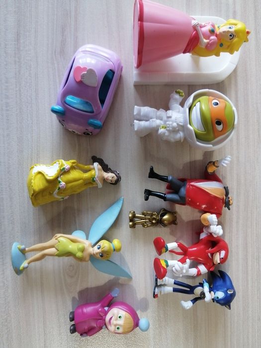 Бебета и кукли различни размери