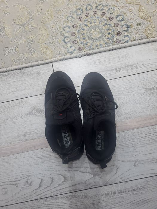 Продам спец обувь