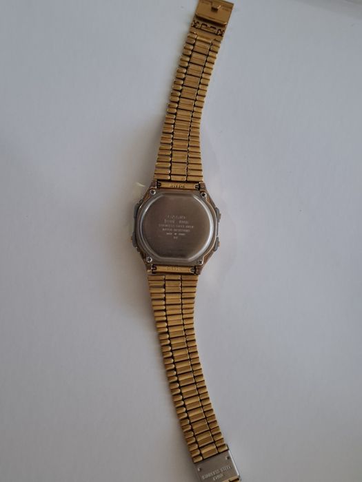 Vând CASIO electronic GOLD