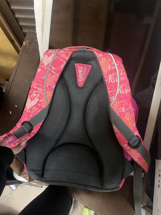 Раница подходяща за по-малки ученици