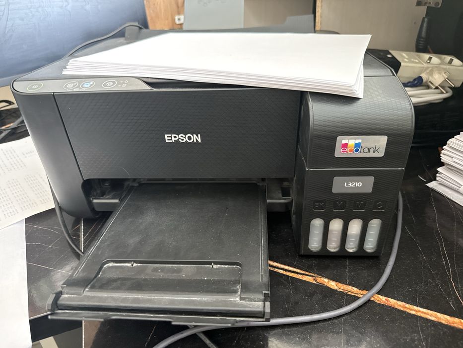Printer svetnoy trivaodnom epson  L3210 va Canon 2900