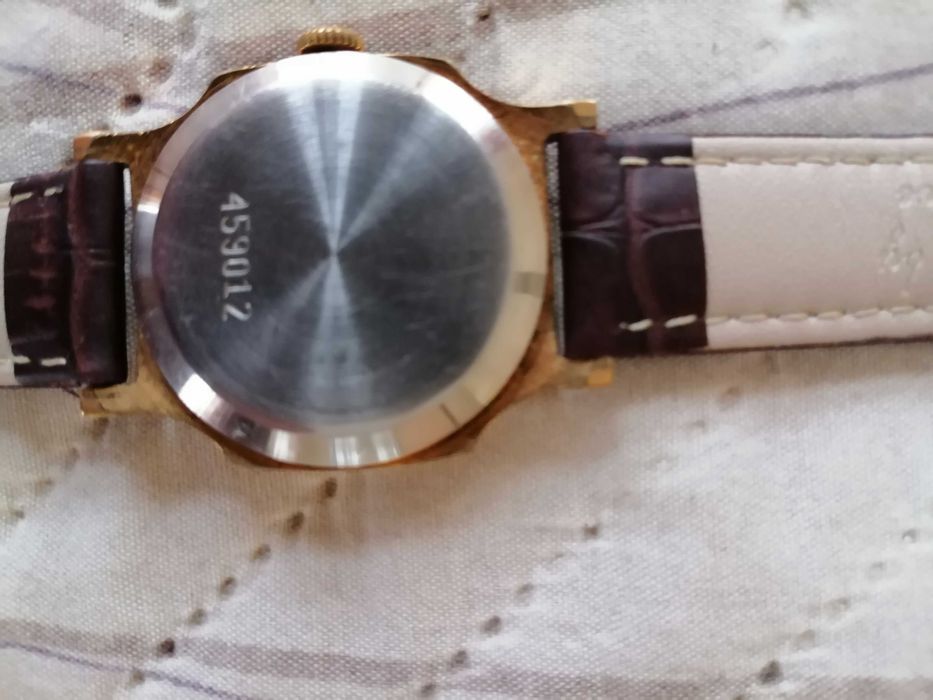 Продавам часовник сделано в СССР