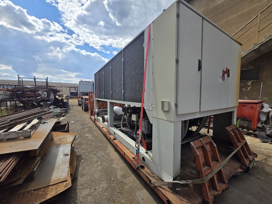 Продавам ЧИЛЪР{ винтов компресор}McQuay (DAIKIN)
