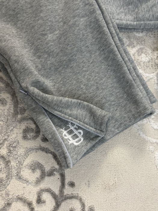 Однотонное серое трико