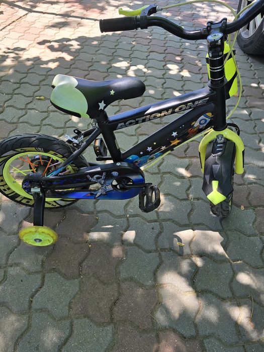 Bicicleta copii 3 -4 ani,stare foarte buna