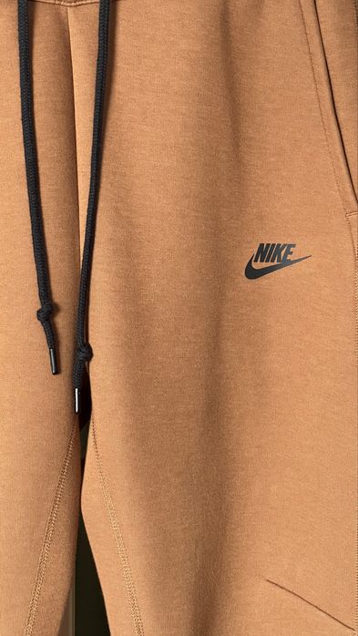 Nike Teck Pack FB8002……………………………………………..