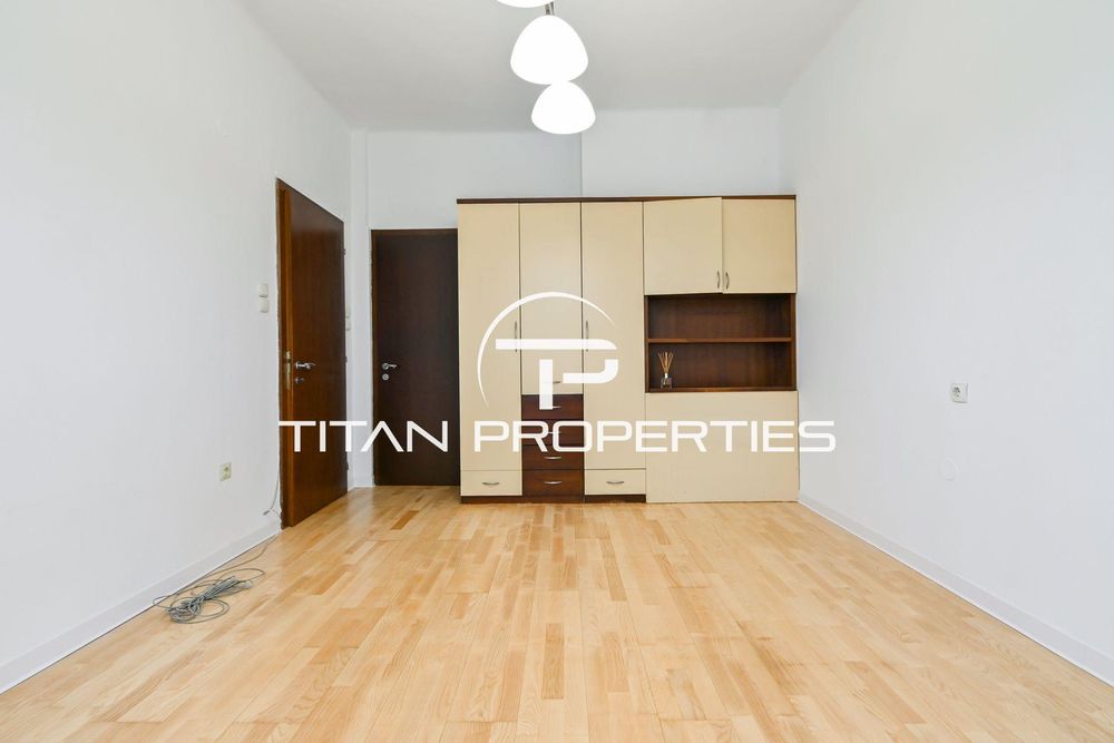 Дава се под наем Тристаен апартамент в София, Център - 105 кв.м за 997.05 € - Снимка #9
