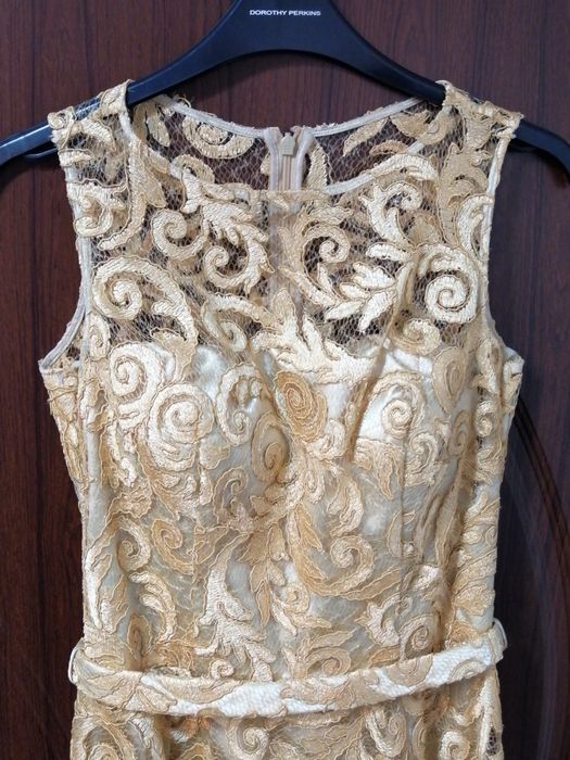 Бална рокля (бежово и златно)