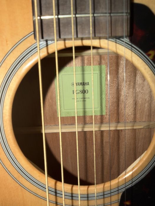 Yamaha FG800 – Chitară Acustică Profesională