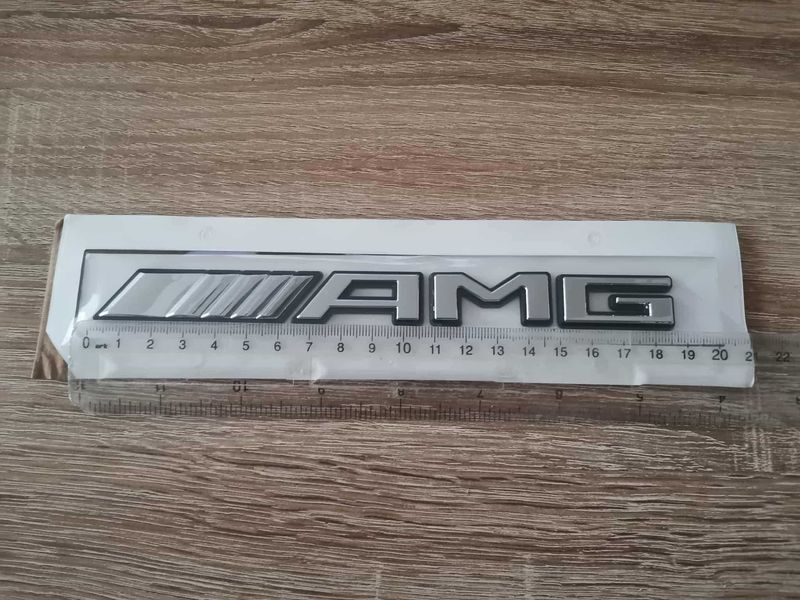 Mercedes Benz AMG сребриста емблема с черен кант