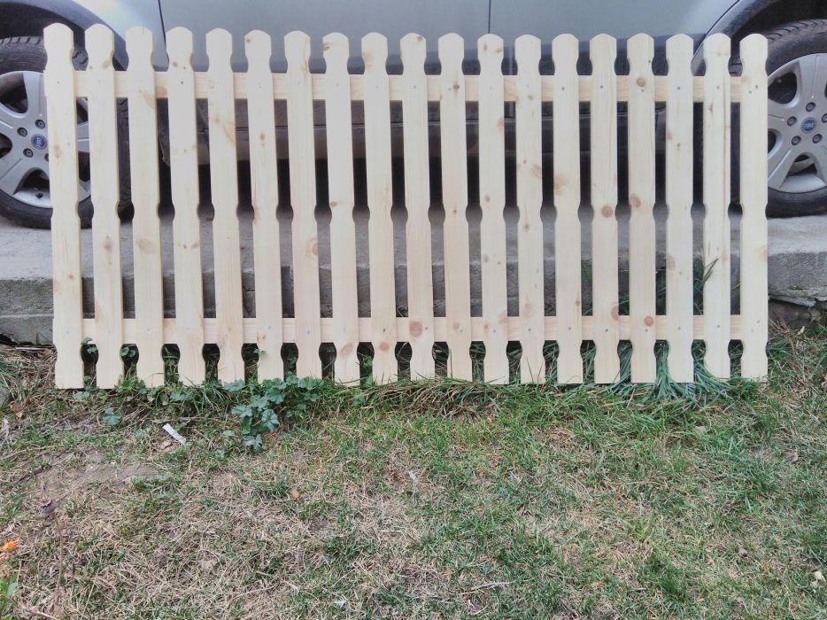 Дървени градински огради