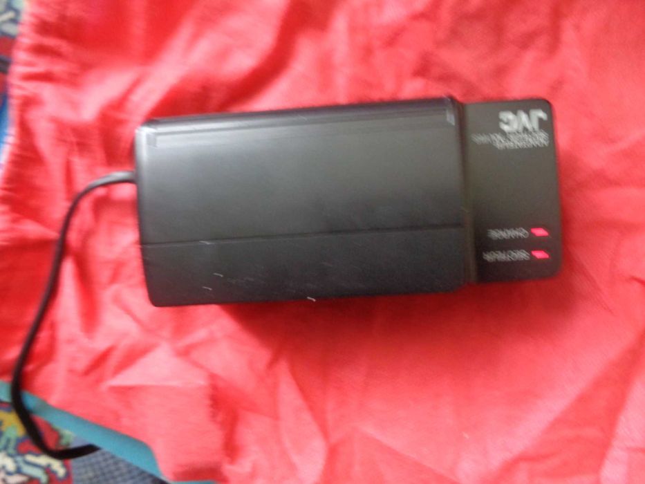 Продавам Ретро Видеокамера JVC GR-315S (VHS-C) с аксесоари