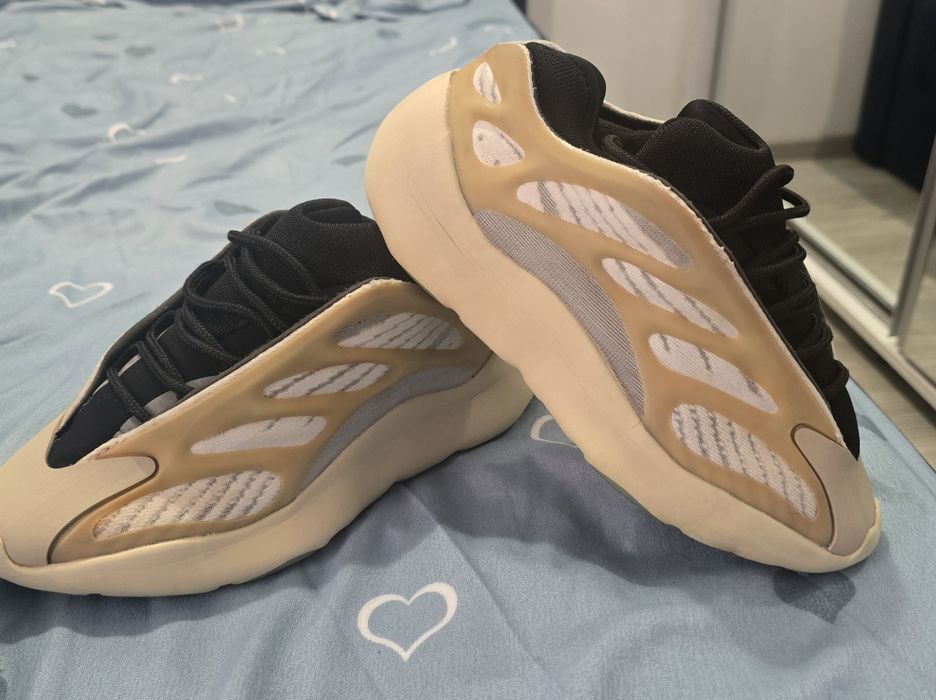 Adidas Yeezy 700 V3 Azael