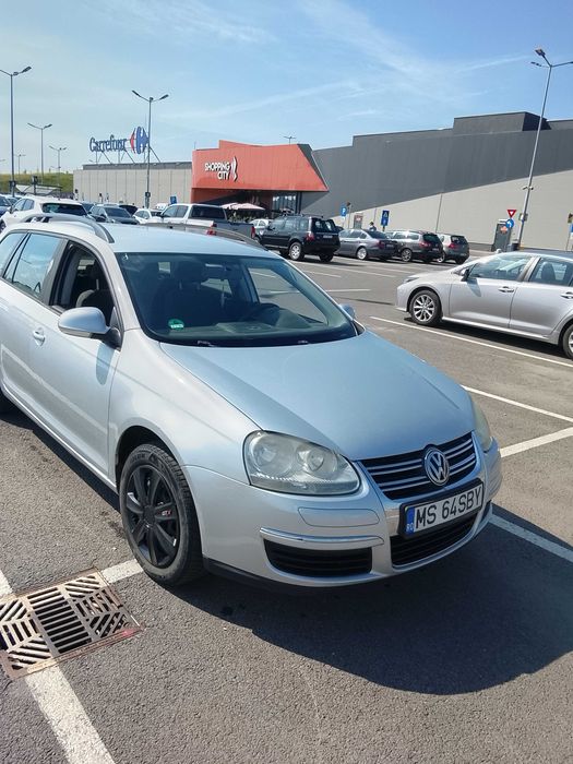 Vând Golf V combi