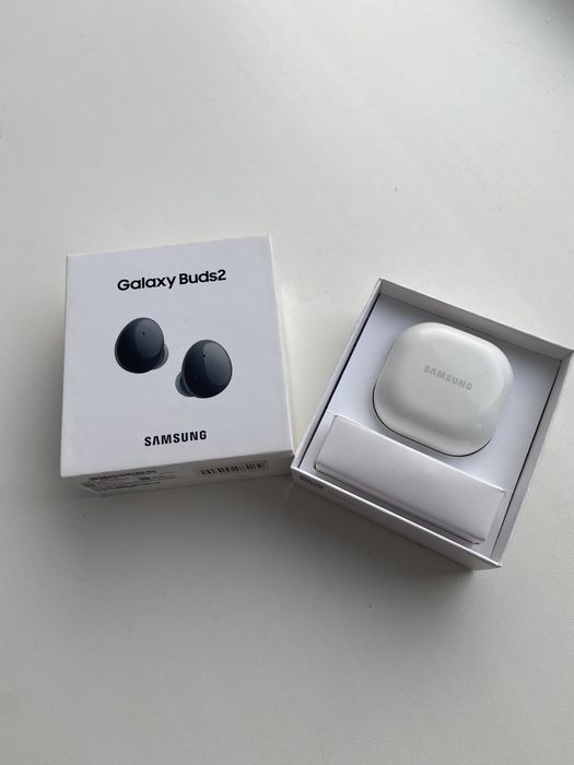 Продам наушники Galaxy Buds 2