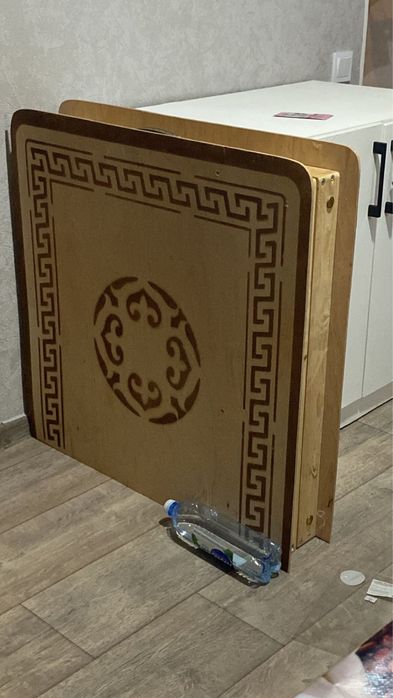 Стол для гостей