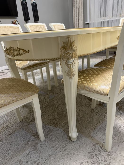 Продам стол для зала