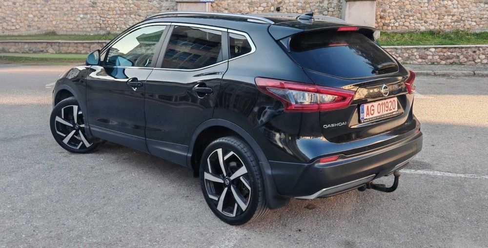 Nissan Qashqai – 1.3 DIG-T Benzina – 160 CP – Cutie automată
