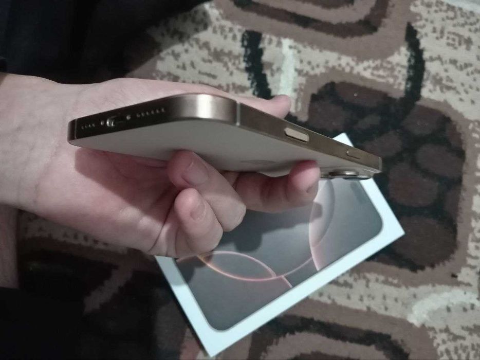 Iphone 16 pro max  duabi 1:1