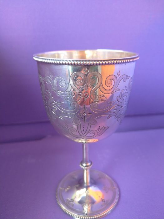 Продавам Английска сребърна чаша Mappin Webb около 1922 г кралска