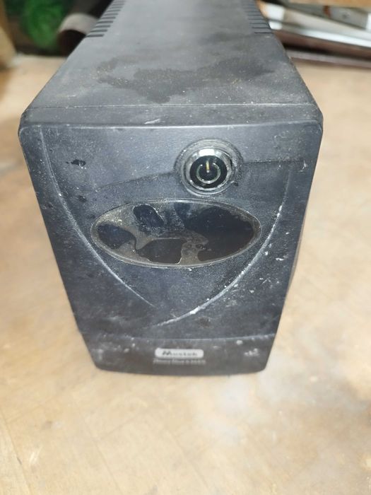 UPS cateva modele 12v-24v / 200-1200 Wati