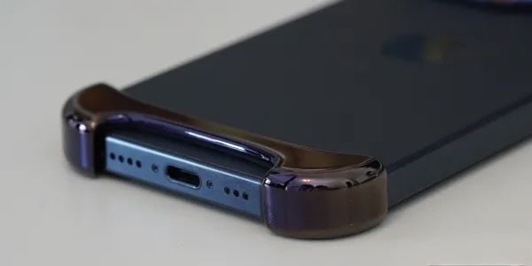 Arc pulse deep blue - iphone 15 pro max