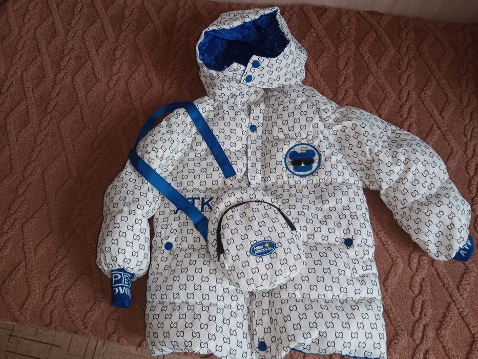Продам куртку на 6-8 лет