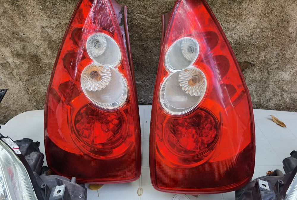 Фарове Mazda 5.Стопове Голф 5. . Пежо 307 комби. Рено Сценик 2