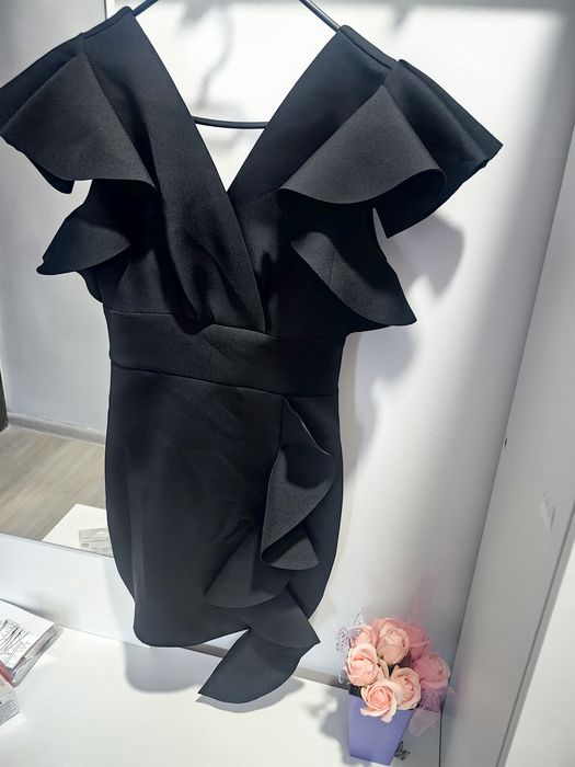 Черна къса рокля