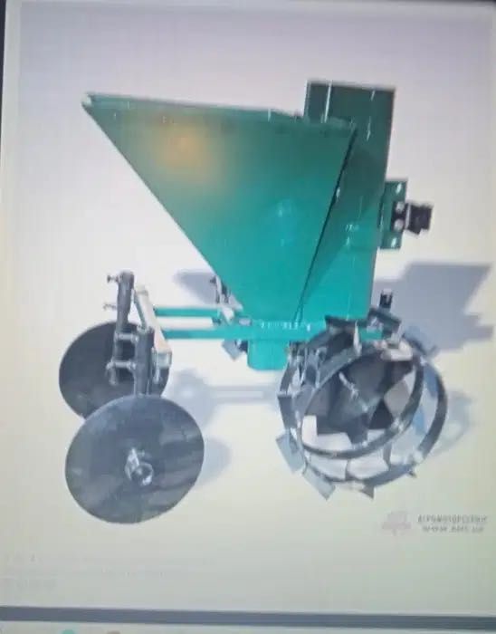Vand plantator cartofi pentru motocultor