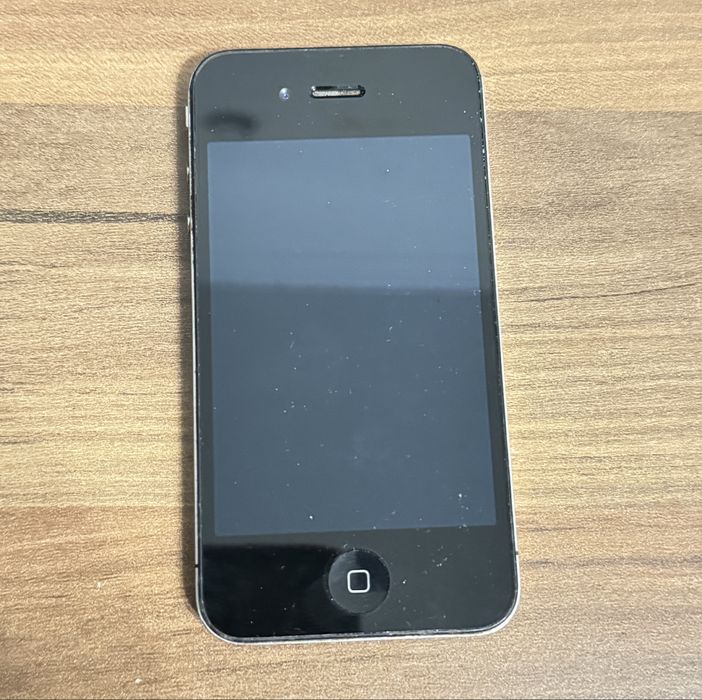I phone 4 black