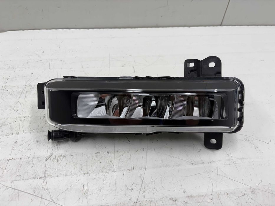 Ляв халоген / Десен халоген БМВ Ф40 BMW F40 М за броня М-пакет