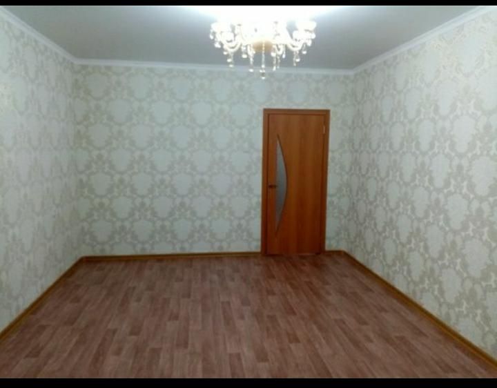 Клеем обой без швов