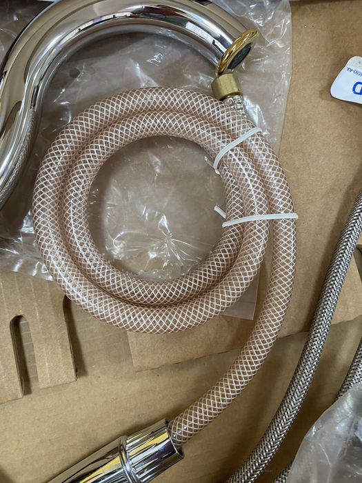 кухонный смеситель KOHLER