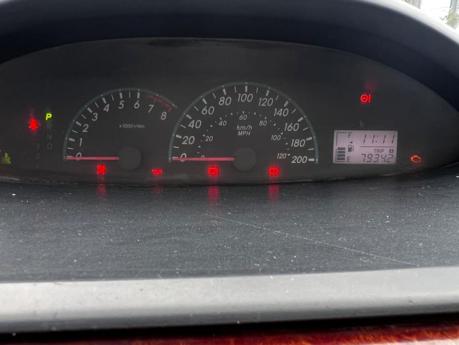 Toyota Yaris 2010 седан