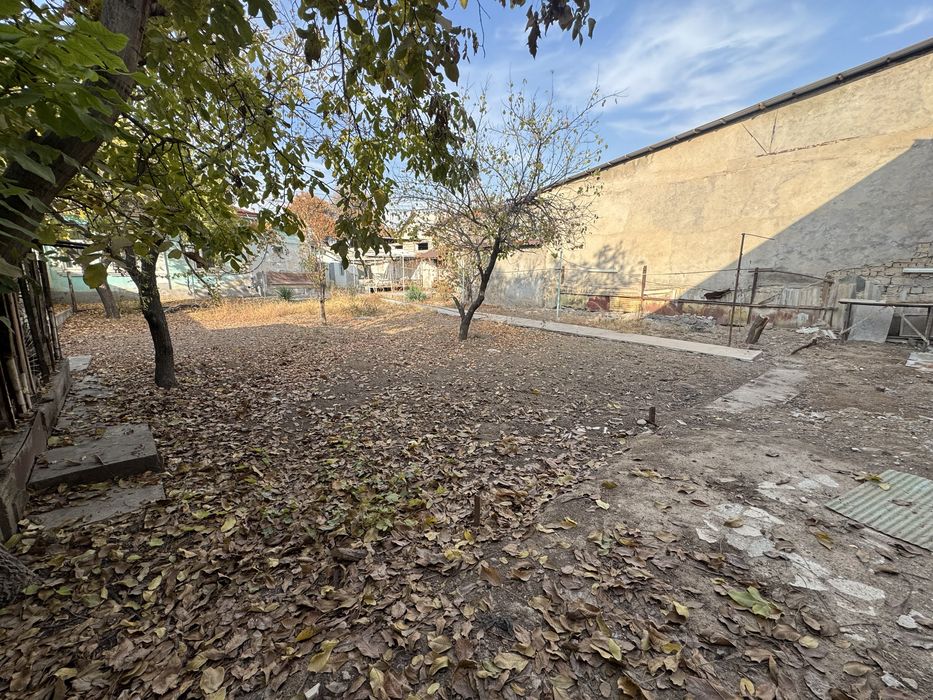 Продаю участок 6 соток в 9 км от центра 35.000 за сотку Мирабадский