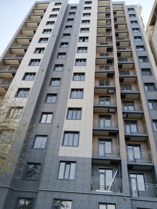 Vakzal orqasidan uy sotiladi 3 xonali