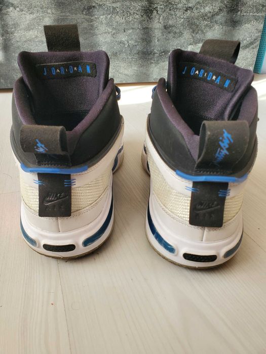 NIKE AIR JORDAN white sport blue