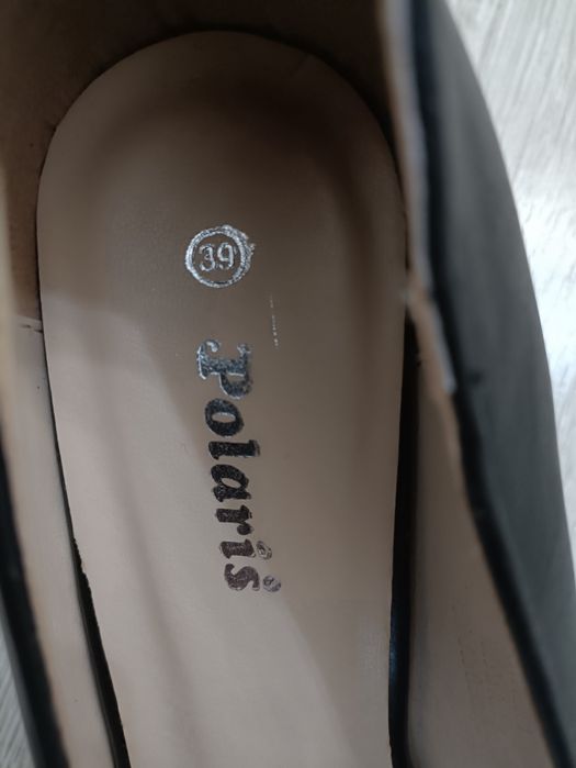 Продаю туфли женские