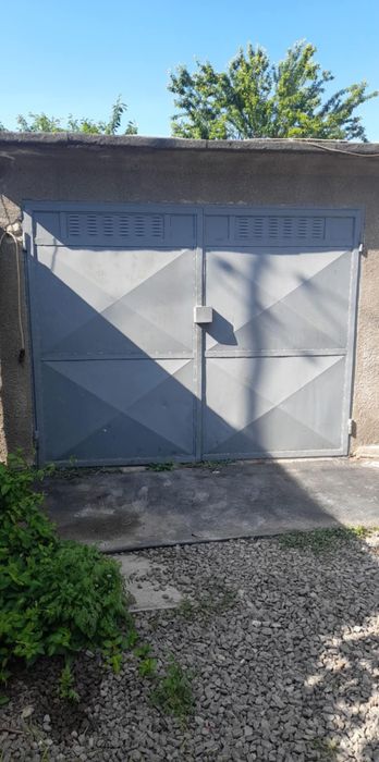 Închiriez garaj în micro 17
