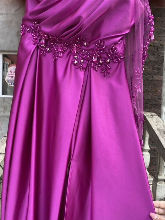 Vand rochie ocazie