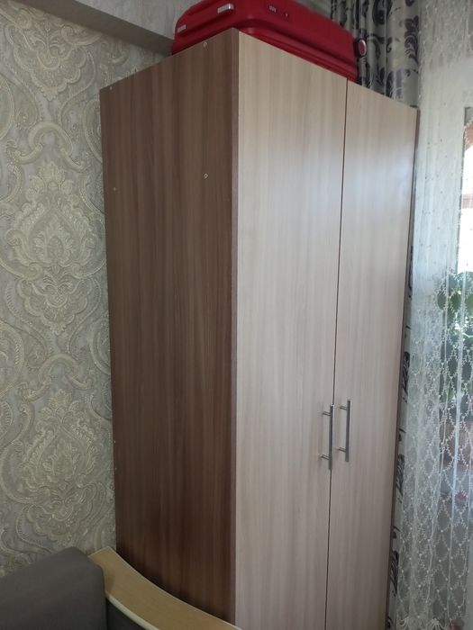Продам плательный шкаф 2 дверный