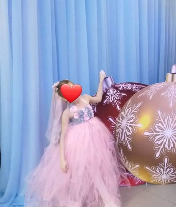 Нарядное праздничное платье для девочки 7- 9 лет