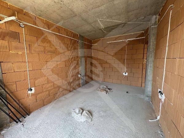 Продава се Двустаен апартамент в Пловдив, Тракия - 63 кв.м за 890 €/кв.м - Снимка #1
