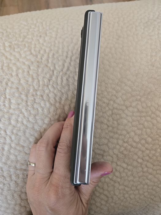 Samsung Galaxy Z Fold 5